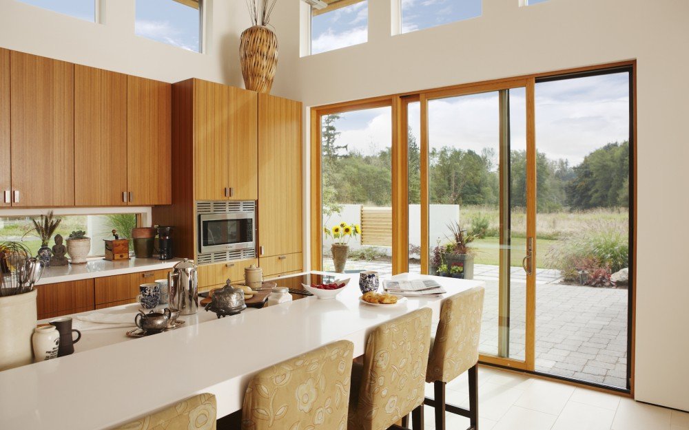 36X84 PHANTOM WHITE RH SCREEN